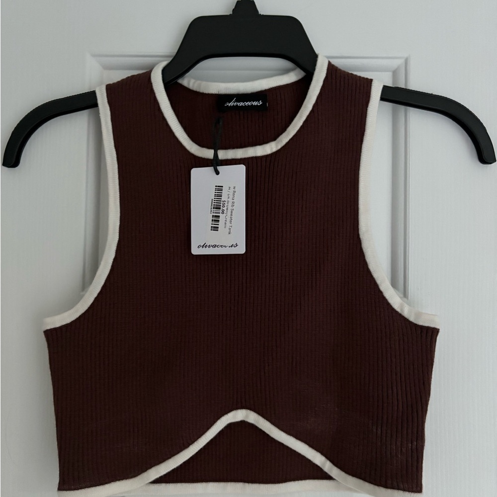 New cropped rib ribbed sweater tank.